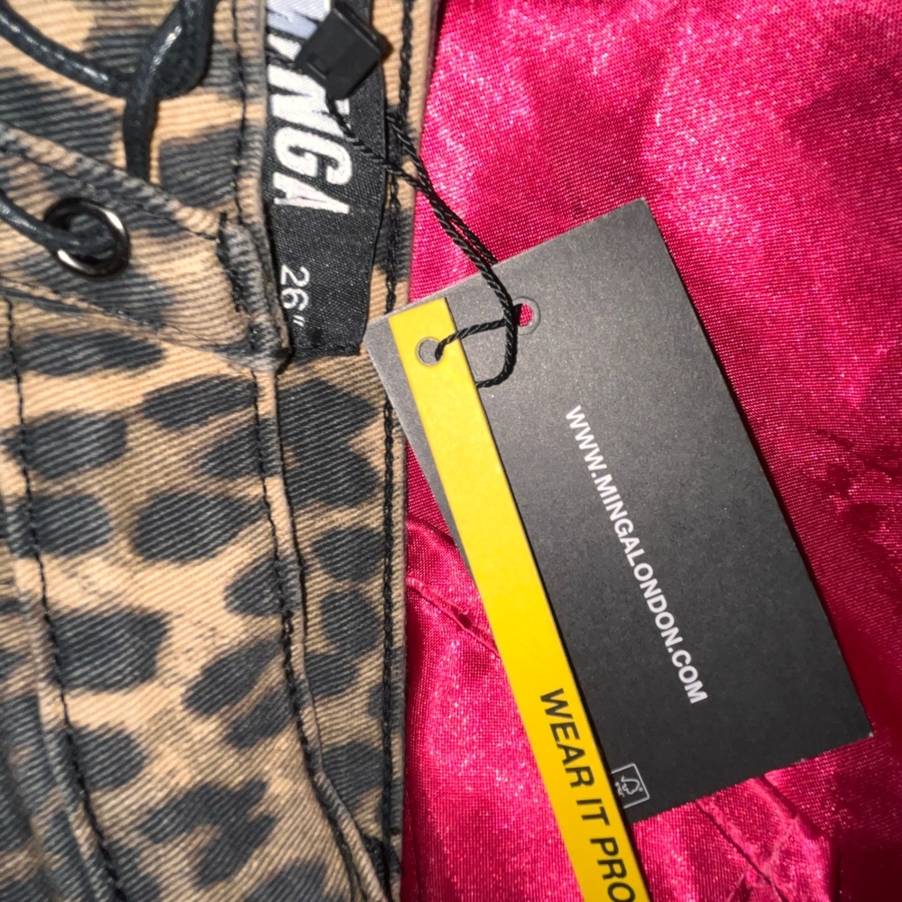 Minga London Leopard Print Women's Shorts - Picture 3 of 3